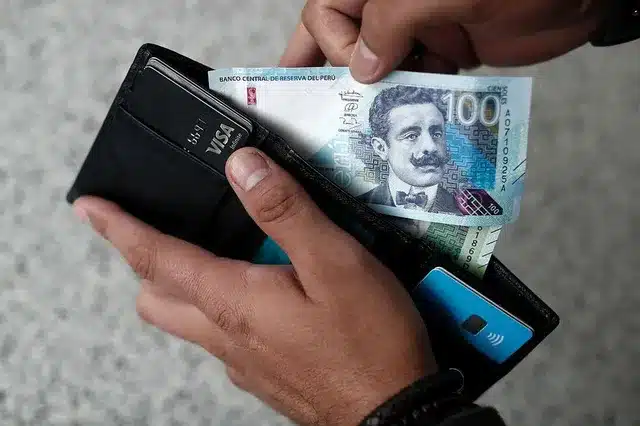 ¿Cómo retirar dinero de Apuesta Total?