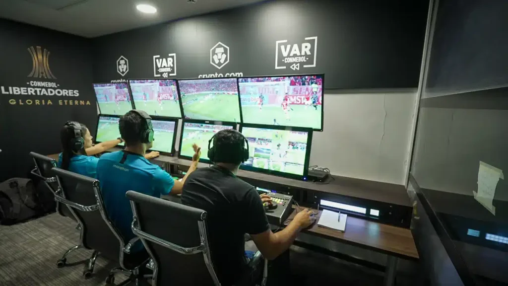 ¿Qué factores contribuyen a la evolución del fútbol?